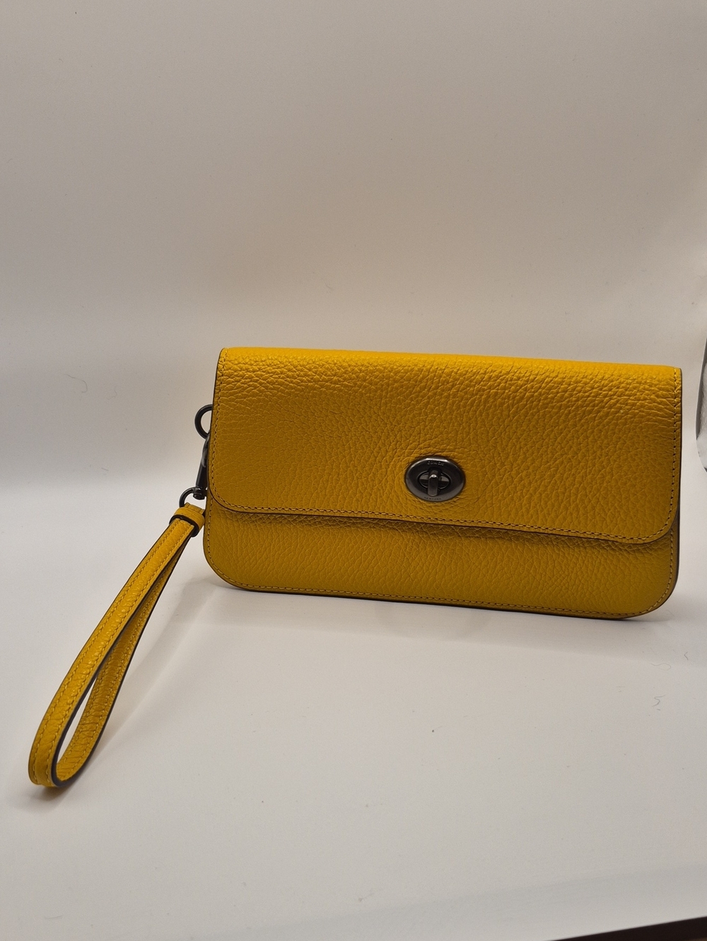 GOLDEN YELLOW COACH